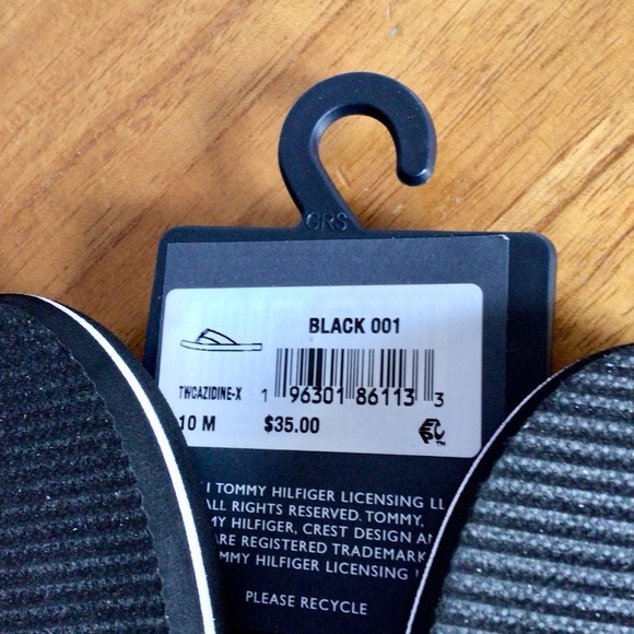 Tommy Hilfiger Black and White Flip Flop Sandals with Modern Design - Size 10 - Picture 8 of 8